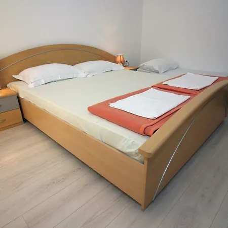 3 Bedroom And 3 Bathroom Apartment In Tisno Apartamento