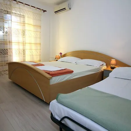 Apartamento 3 Bedroom And 3 Bathroom Apartment In Tisno Tisno