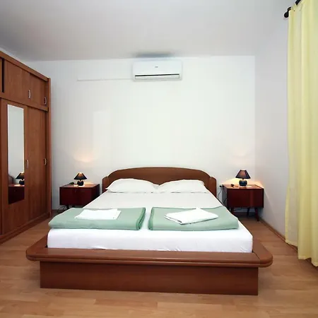 3 Bedroom And 3 Bathroom Apartment In Tisno Tisno